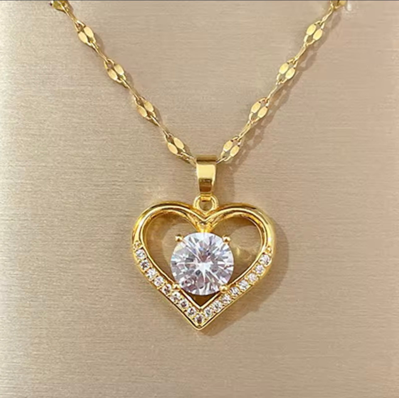 Collar Diamond Heart – Un Brillo que Enamora