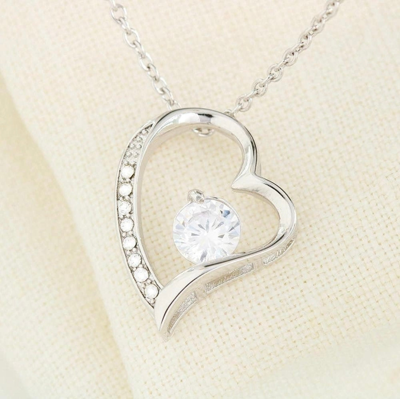 HeartGlow Diamond Heart Necklace – Elegance that shines with love