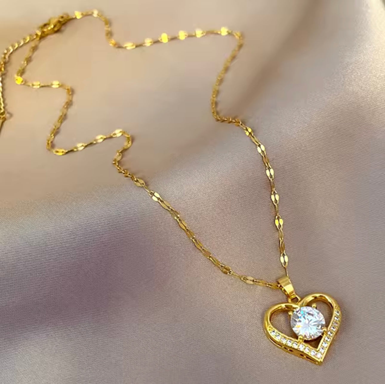 Collar Diamond Heart – Un Brillo que Enamora